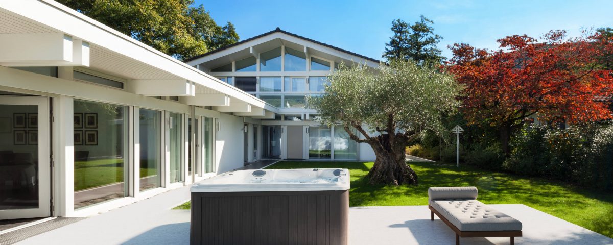 ג'קוזי לבחוץ דגם J-275