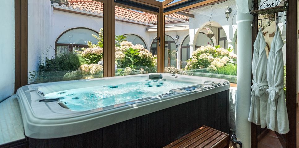 ג'קוזי Hibiscus עם 21 ג'טים