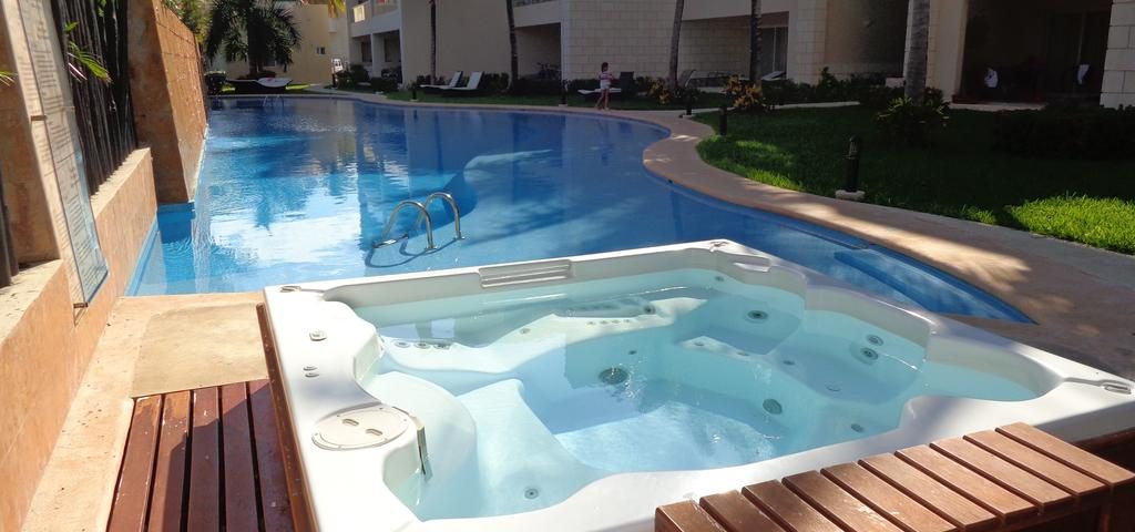 ג'קוזי לבחוץ Wisteria