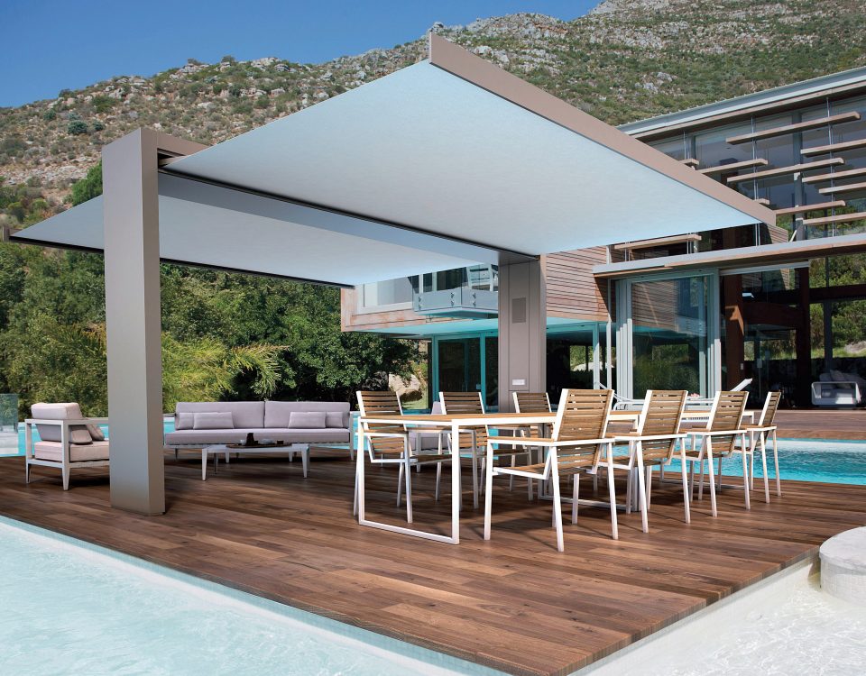 גשר הצללה לגינה ליד הבריכה