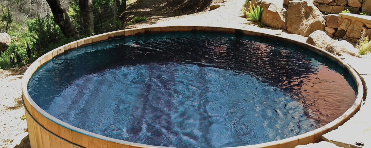 הוט טאב 180 עם 4-5 מקומות ישיבה