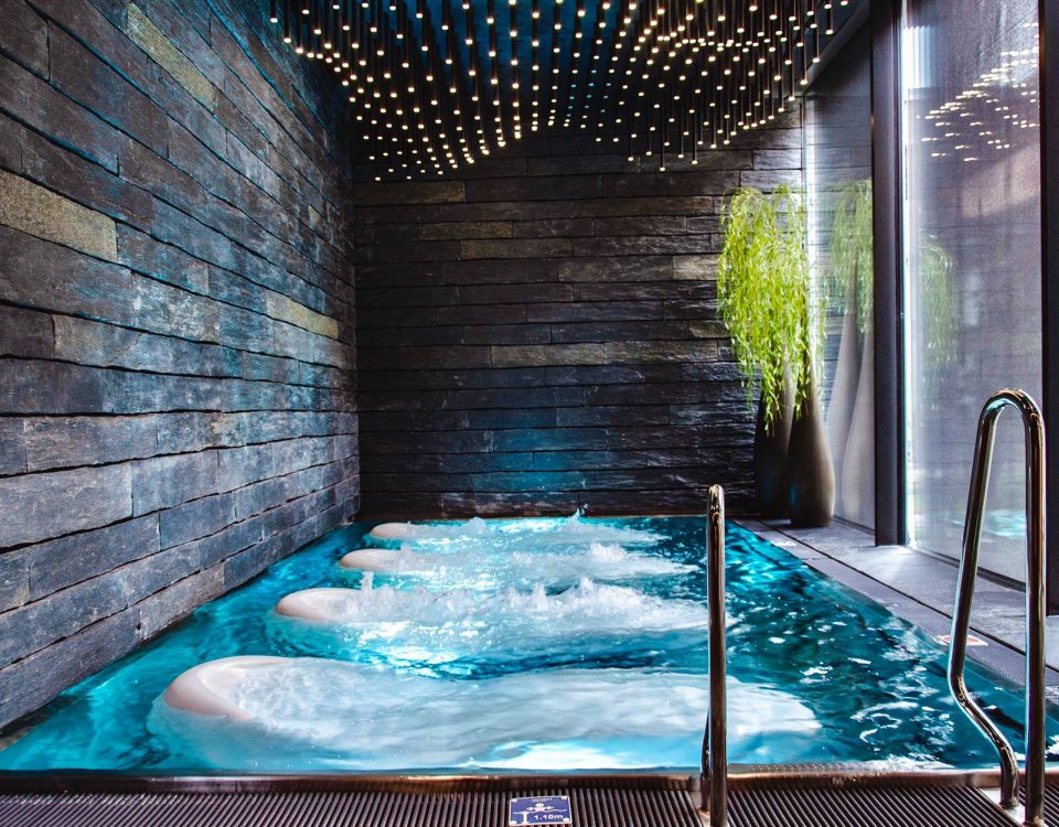 ג'טים ומערכות עיסוי לבריכה