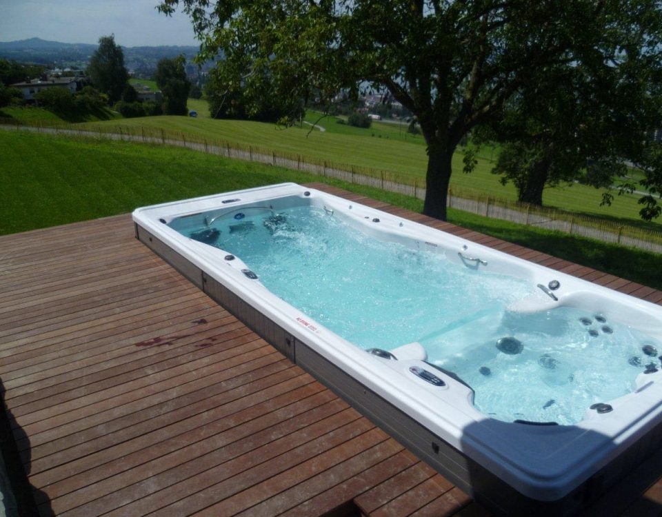 בריכת שחיה Momentum