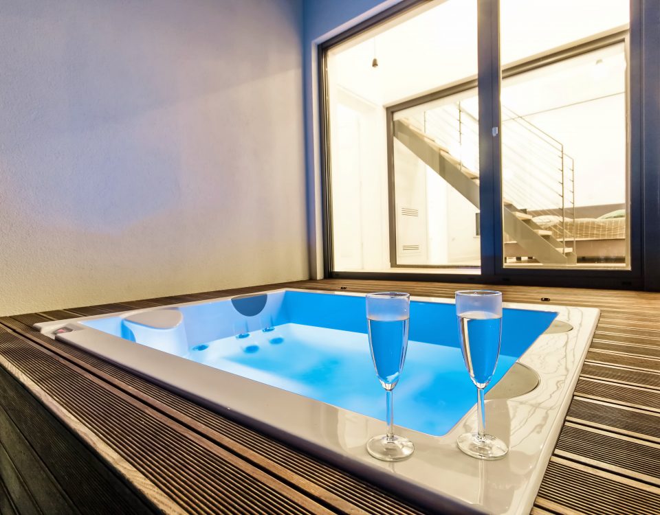 ג'קוזי UNIQUE לבית