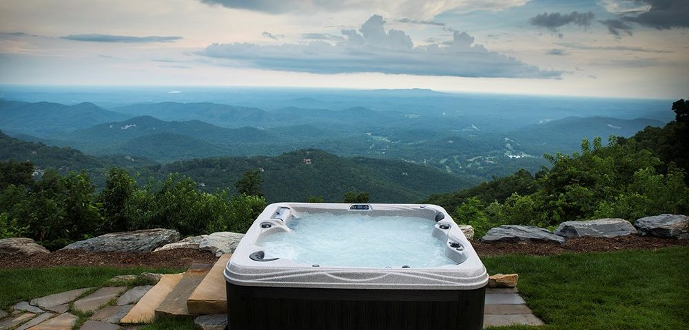 ג'קוזי לבחוץ דגם nevis