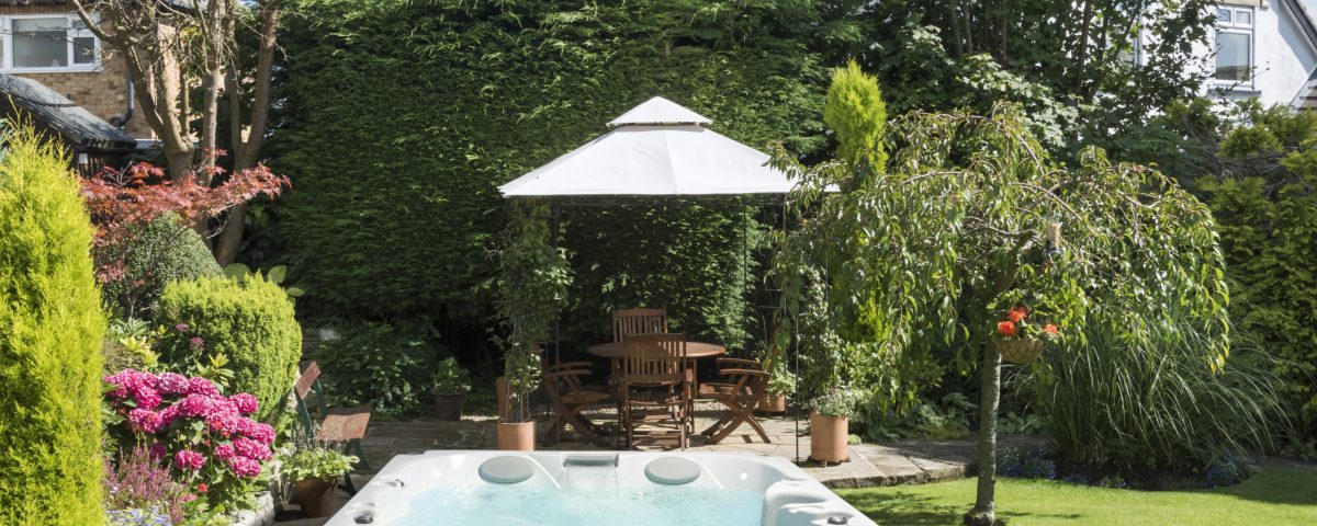 ג'קוזי לבחוץ דגם J-225