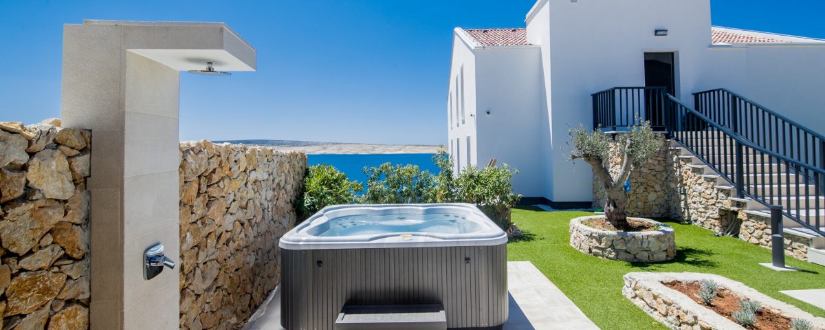 ג'קוזי דגם LODGE M