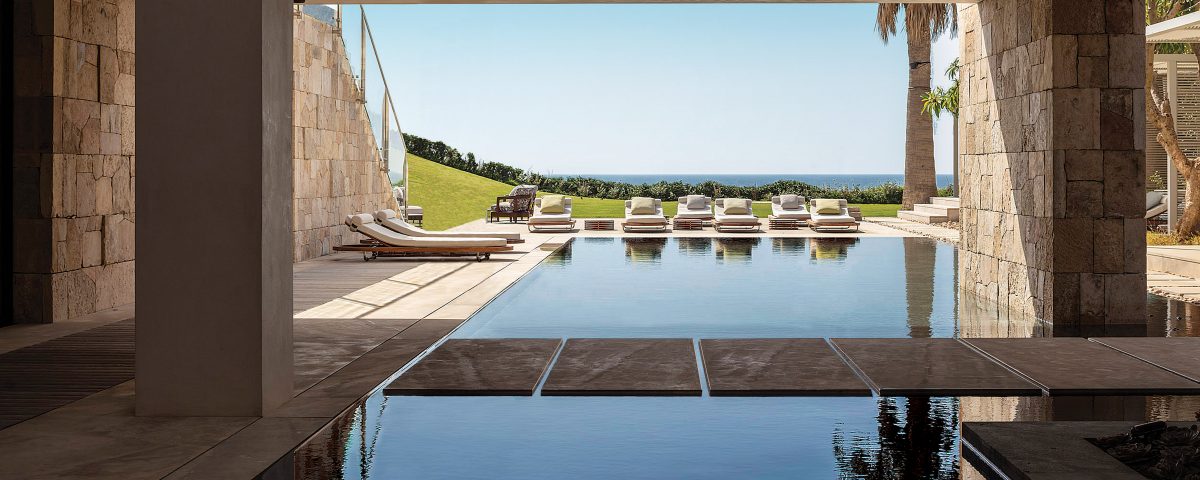 בריכת גלישה ושכשוך עם רצפה הידראולית