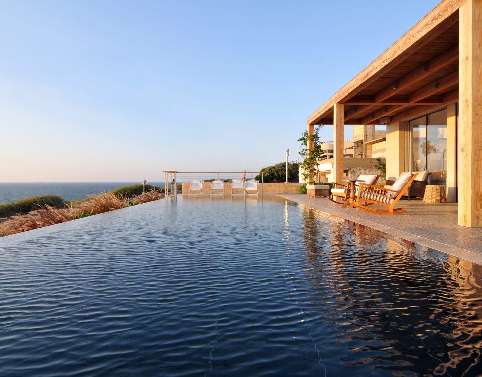 בריכת גלישה אינפיניטי עם רצפה הידראולית