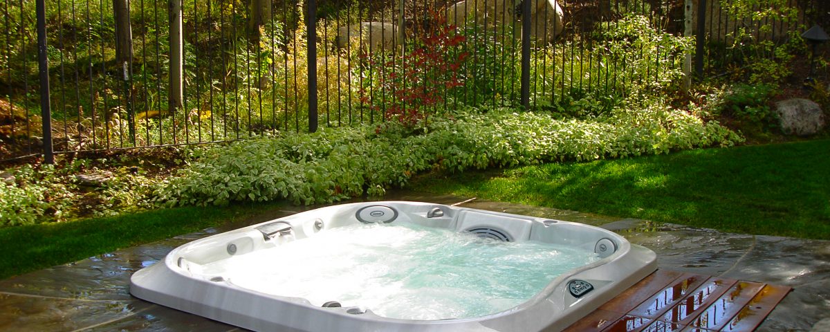 ג'קוזי בתוך היער