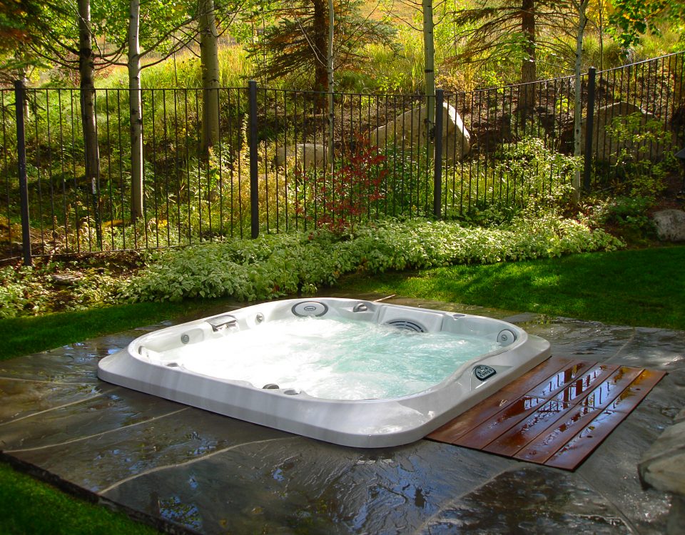 ג'קוזי בתוך היער