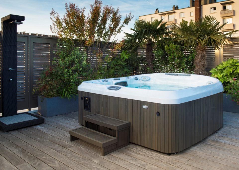 ג'קוזי לבחוץ דגם J-480