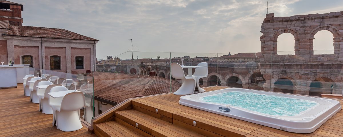 ג'קוזי לבחוץ סדרת experience דגם Profile Experience