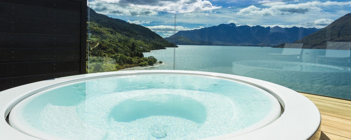 ג'קוזי עגול במרפסת