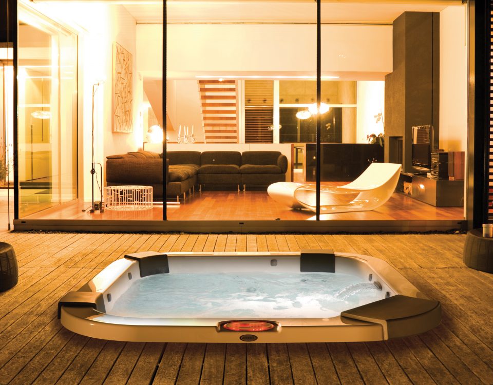 ג'קוזי על דק בחוץ SANTORINI