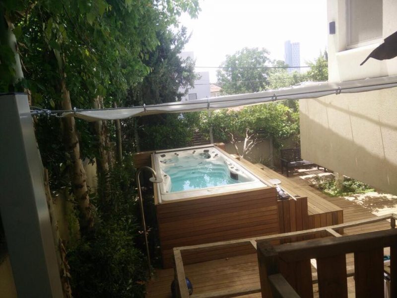 בריכה כיסוי גלילה חשמלי