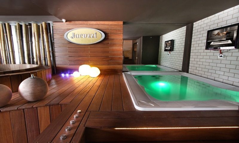 בריכות שחייה ומערכות ספא- כל הפינוקים במקום אחד