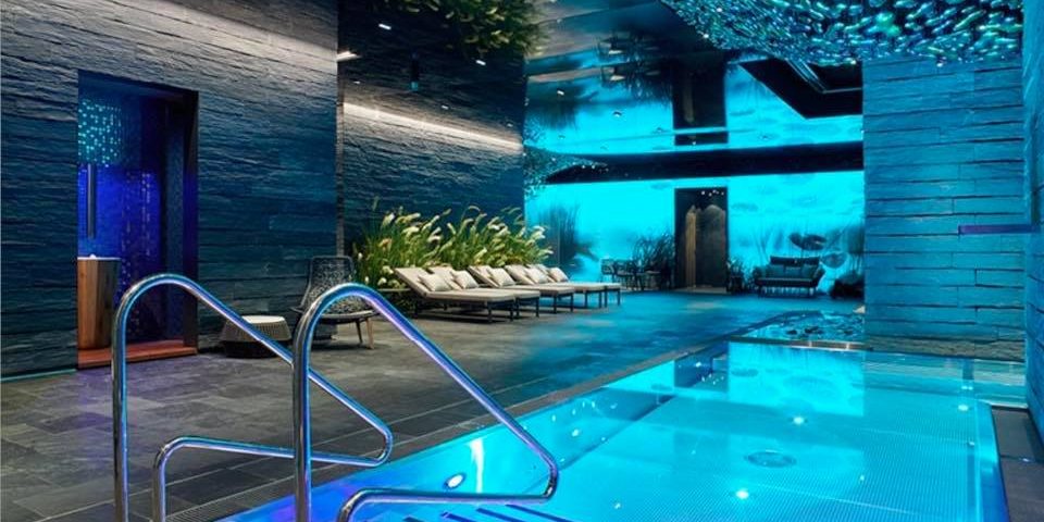 מתחם ספא עם בריכות וסאונה