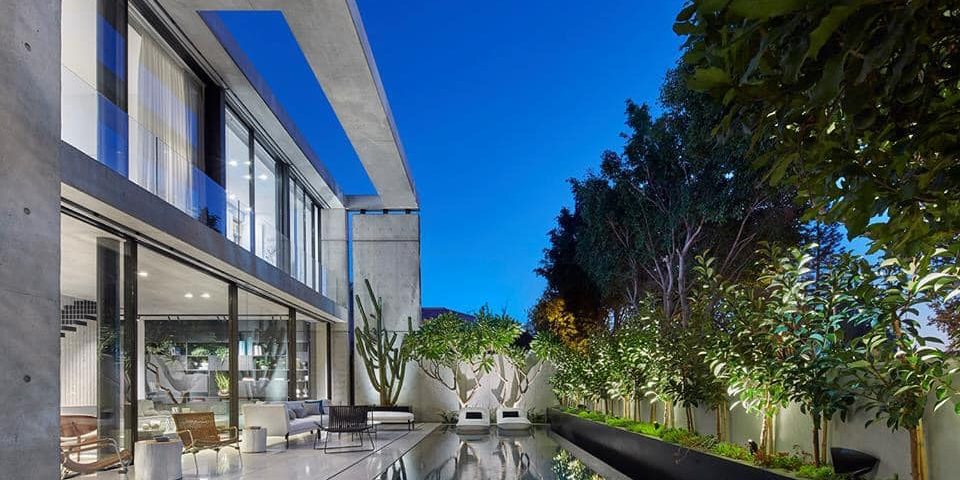 בריכה בחצר בלב תל אביב