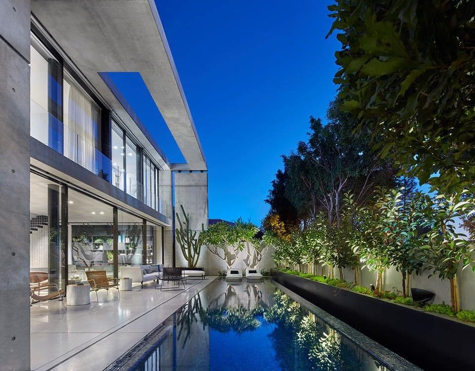 בריכה בחצר בלב תל אביב