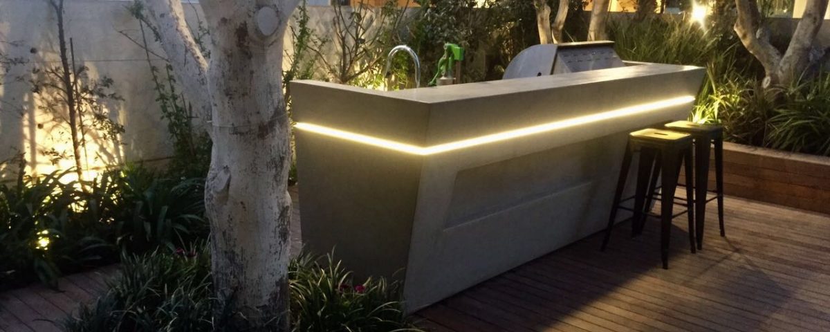 מטבח חוץ מואר