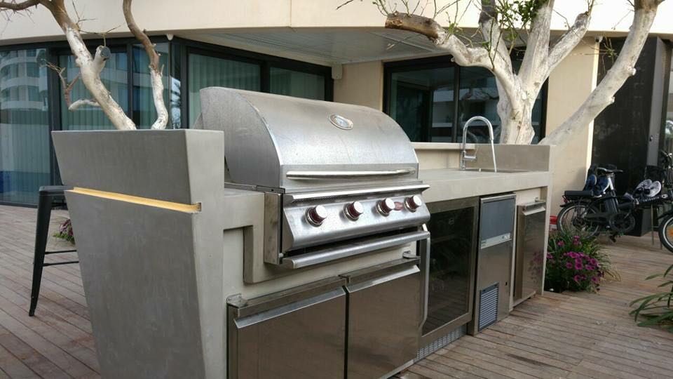 מטבח גינה עם 4 מבערים קונבנציונאלי