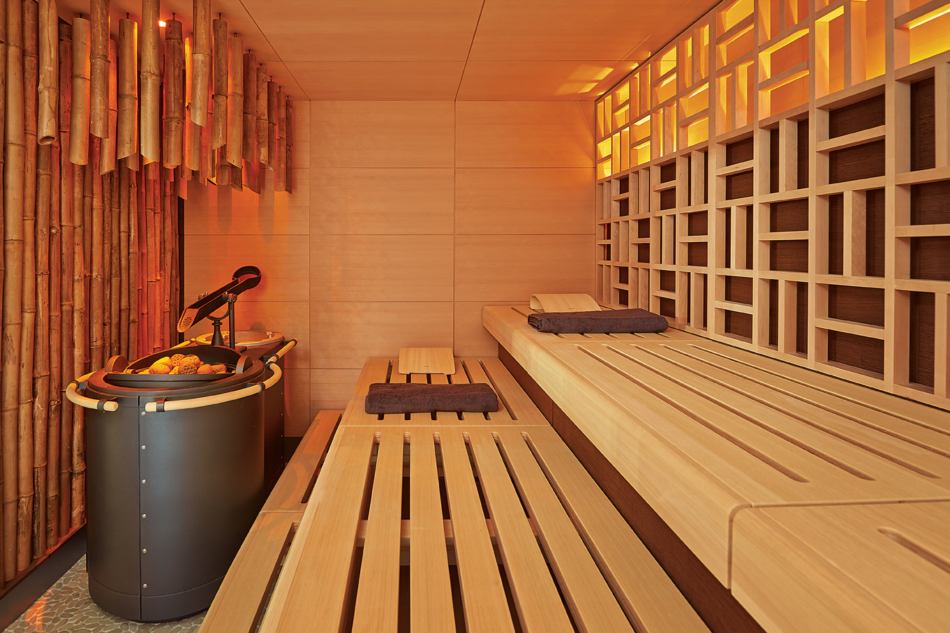 סדרה Bamboo מאופיינת בשילוב חומרים שונים, לא קונבנציונליים Sparta Spa