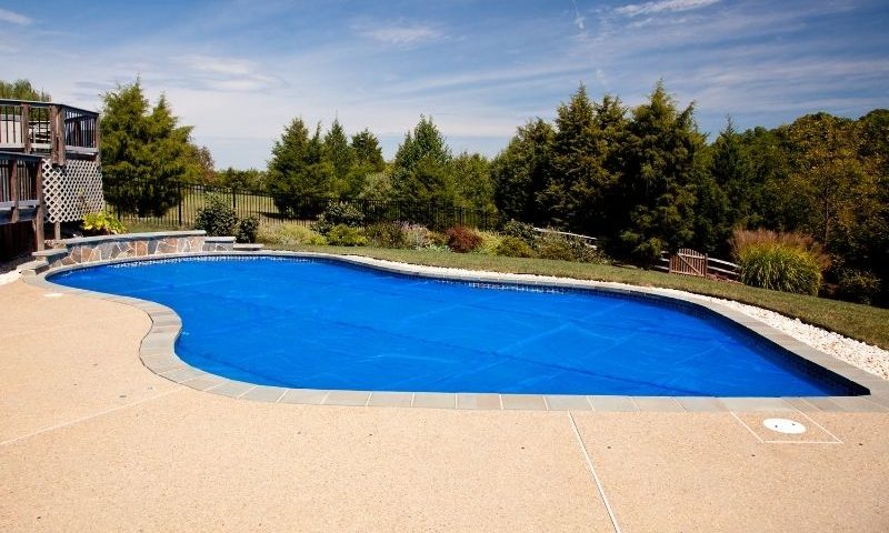 רצפה הידראולית וכיסויים לבריכות