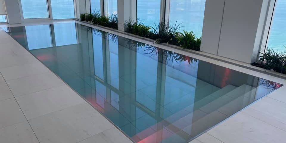 בריכה נירוסטה ורצפה הידראולית בפנטהאוז