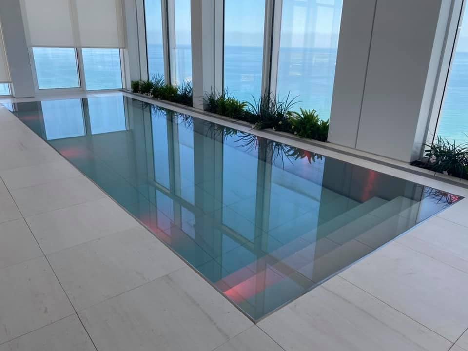 בריכה נירוסטה ורצפה הידראולית בפנטהאוז